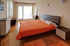 Lighthouse Luxe Estate Apart & Villas