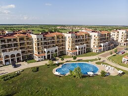 Lighthouse Luxe Estate Apart & Villas