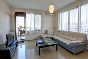 Lighthouse Luxe Estate Apart & Villas