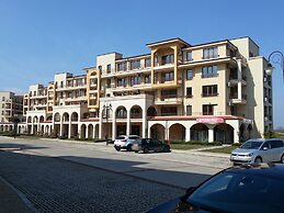 Lighthouse Luxe Estate Apart & Villas