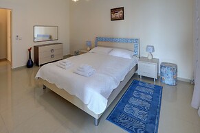 Lighthouse Luxe Estate Apart & Villas