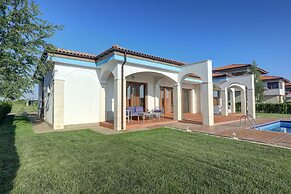 Lighthouse Luxe Estate Apart & Villas