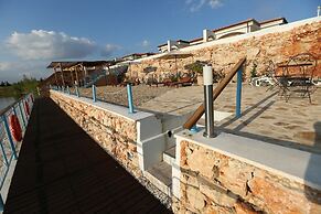 Lighthouse Luxe Estate Apart & Villas