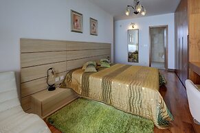 Lighthouse Luxe Estate Apart & Villas