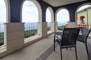 Lighthouse Luxe Estate Apart & Villas