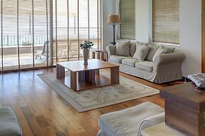 Lighthouse Luxe Estate Apart & Villas