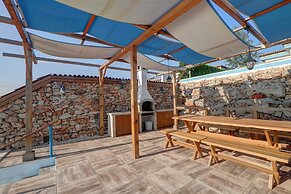 Lighthouse Luxe Estate Apart & Villas