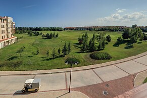 Lighthouse Luxe Estate Apart & Villas