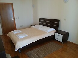 Lighthouse Luxe Estate Apart & Villas