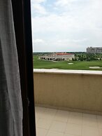 Lighthouse Luxe Estate Apart & Villas