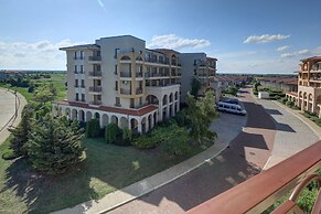 Lighthouse Luxe Estate Apart & Villas