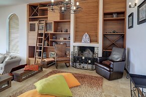 Lighthouse Luxe Estate Apart & Villas