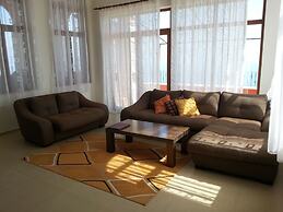 Lighthouse Luxe Estate Apart & Villas