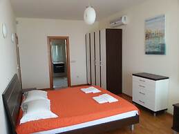 Lighthouse Luxe Estate Apart & Villas