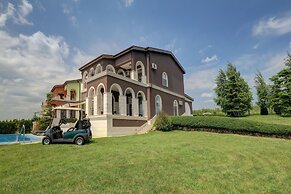 Lighthouse Luxe Estate Apart & Villas