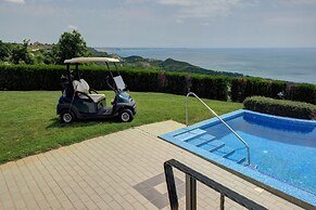 Lighthouse Luxe Estate Apart & Villas