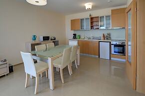 Lighthouse Luxe Estate Apart & Villas