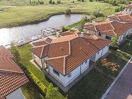 Lighthouse Luxe Estate Apart & Villas