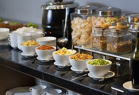 Batiqa Hotel Darmo - Surabaya