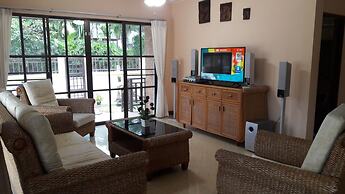 4 Bedroom House & Private Pool Pattaya