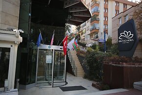 Grand Nora Hotel