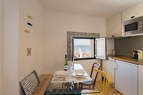 Alfama Loft Studio Loft Apartment w/ River View - by LU Holidays