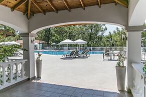 Pine Club Apart Hotel