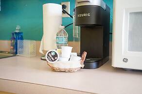 Mar Bay Motel &Suites