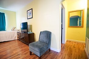 Mar Bay Motel &Suites