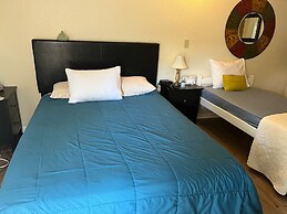 Mar Bay Motel &Suites