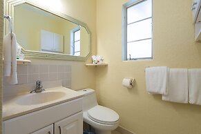 Mar Bay Motel &Suites