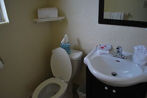 Mar Bay Motel &Suites