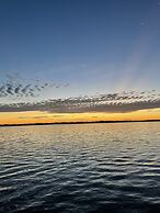 Mar Bay Motel &Suites