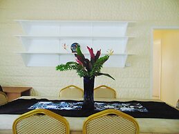 Twin Waters Beach Baches