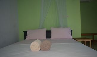 Del Mar Home Stay and Cafe