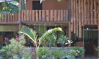 Del Mar Home Stay and Cafe