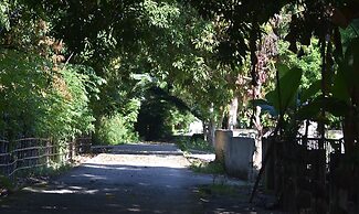 Del Mar Home Stay and Cafe