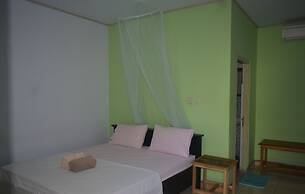 Del Mar Home Stay and Cafe