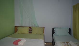 Del Mar Home Stay and Cafe