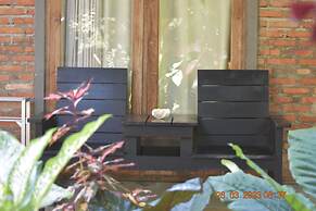 Del Mar Home Stay and Cafe