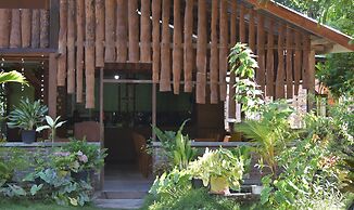 Del Mar Home Stay and Cafe