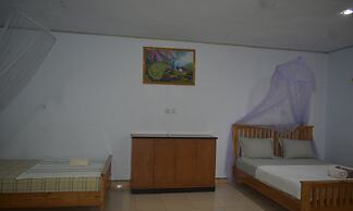 Del Mar Home Stay and Cafe