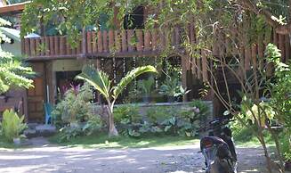 Del Mar Home Stay and Cafe