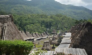 Del Mar Home Stay and Cafe