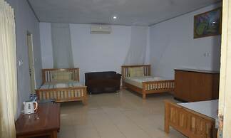 Del Mar Home Stay and Cafe