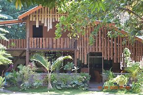 Del Mar Home Stay and Cafe