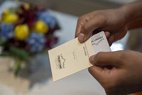 Front One Boutique Karawang