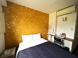 Step Inn Shin-Osaka Higashiguchi