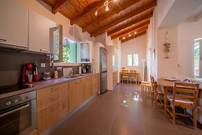 My Little House - Family House with Private Terrace