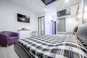 Alex Hotel on Muzhestva